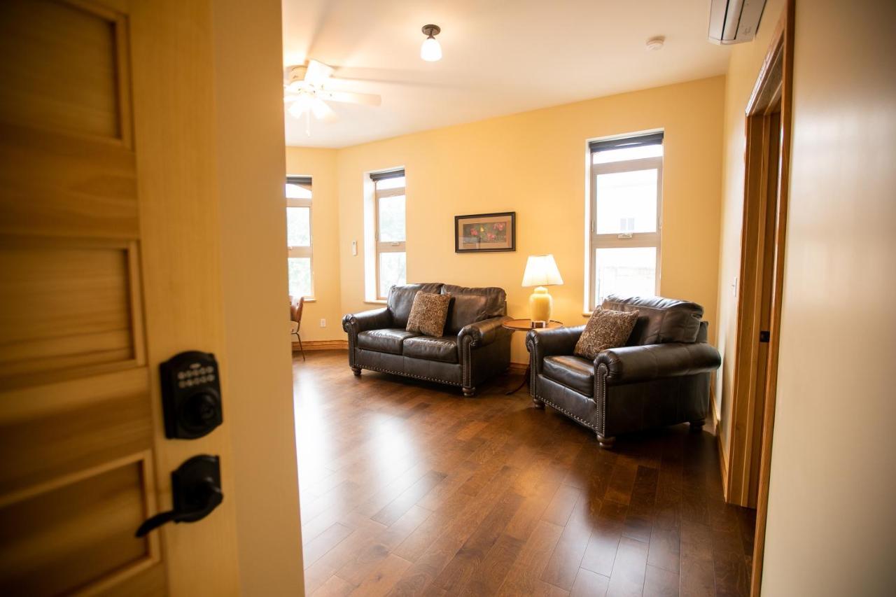 Goldfinch Suites Elkader Ngoại thất bức ảnh