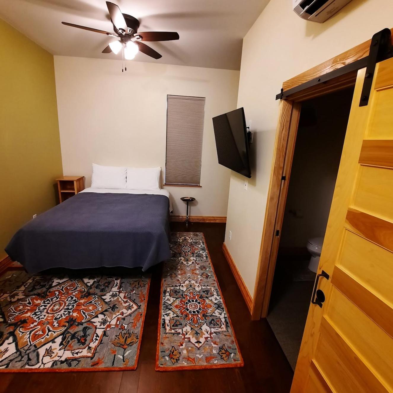 Goldfinch Suites Elkader Ngoại thất bức ảnh